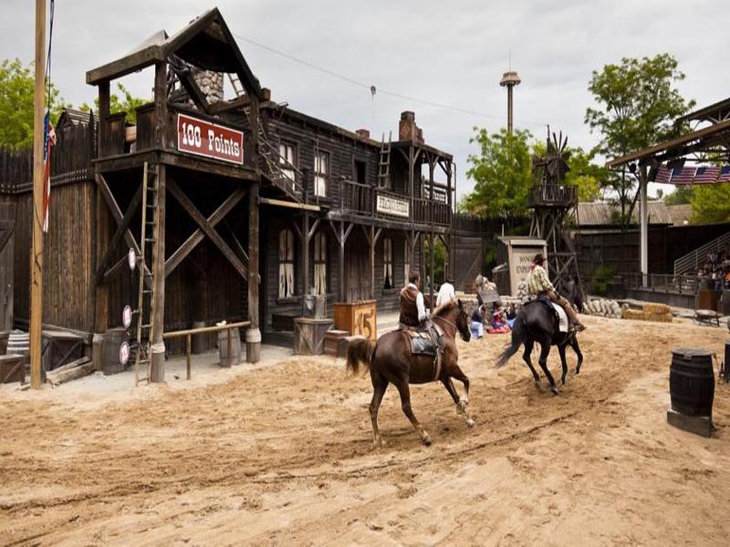 Hotel Portaventura El Paso - Includes Unlimited Access To Portaventura Park & 1 Access To Ferrari Land Salou